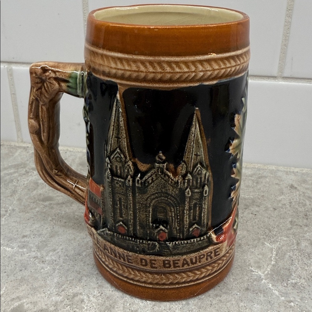 Château Frontenac Québec Canada Ceramic Souvenier Mug - Picture 3 of 5